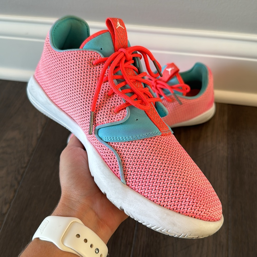 Jordan Shoes size 6Y fits US 7.5